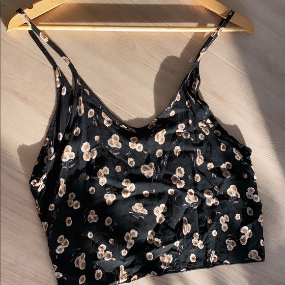 🌼flowy daisy crop tank🌼 - Picture 2 of 7